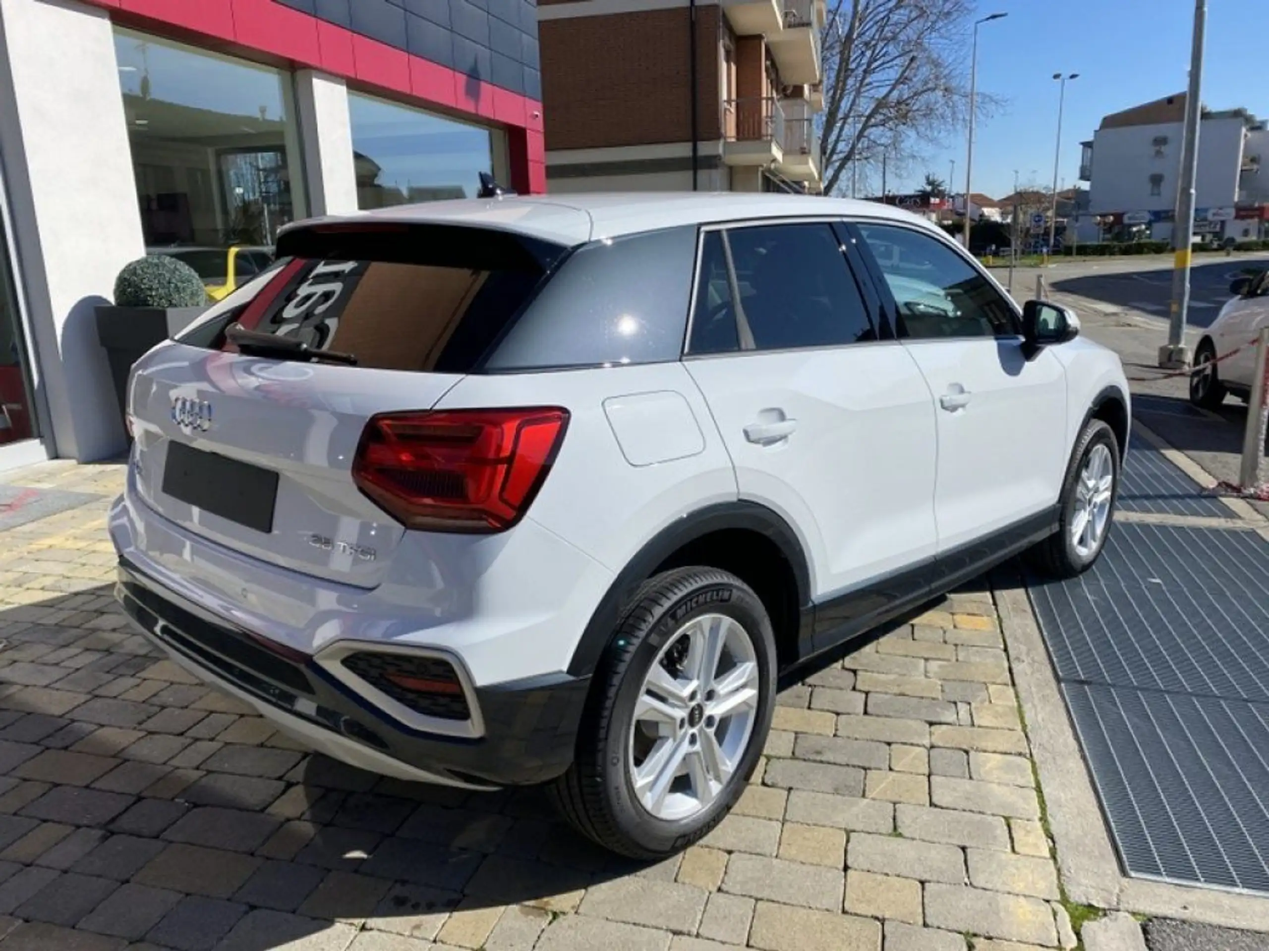 Audi - Q2