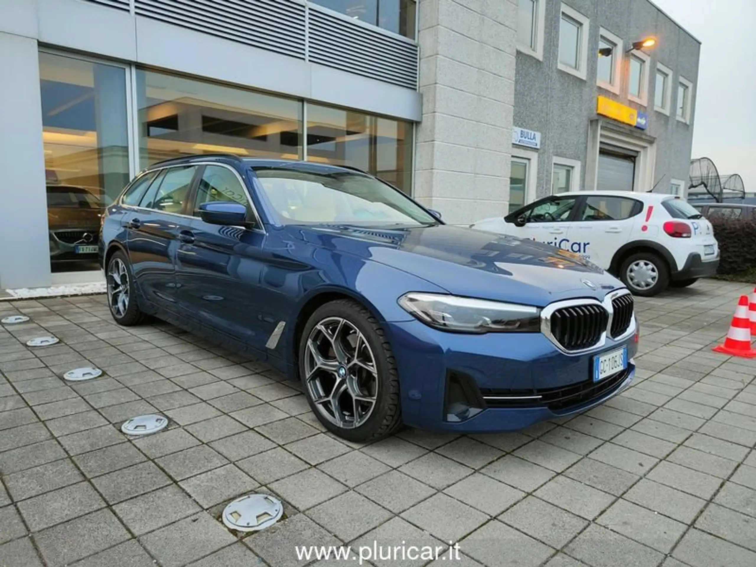 BMW - 520