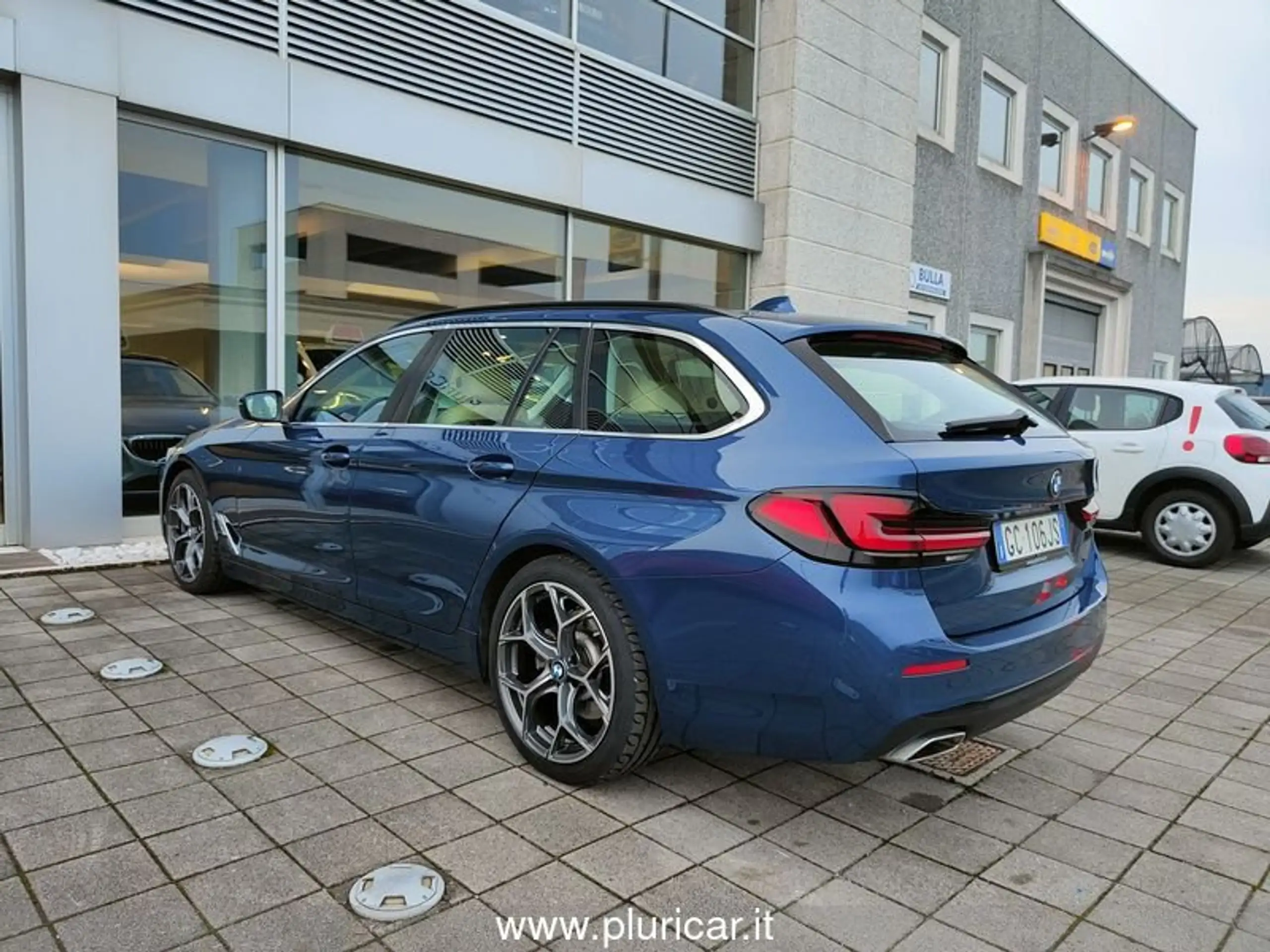 BMW - 520