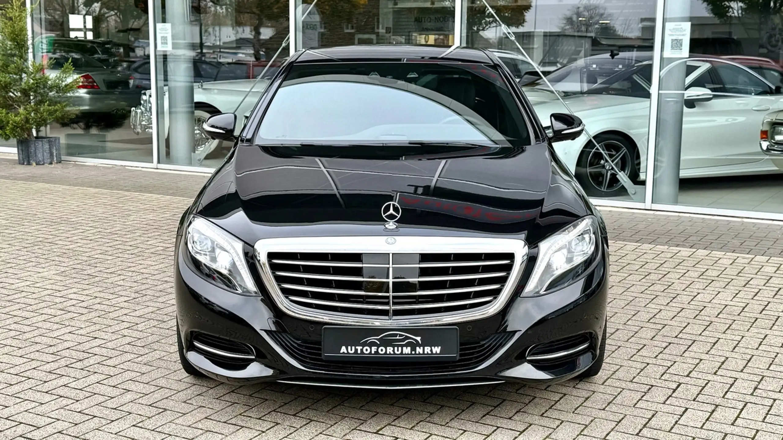 Mercedes-Benz - S 400