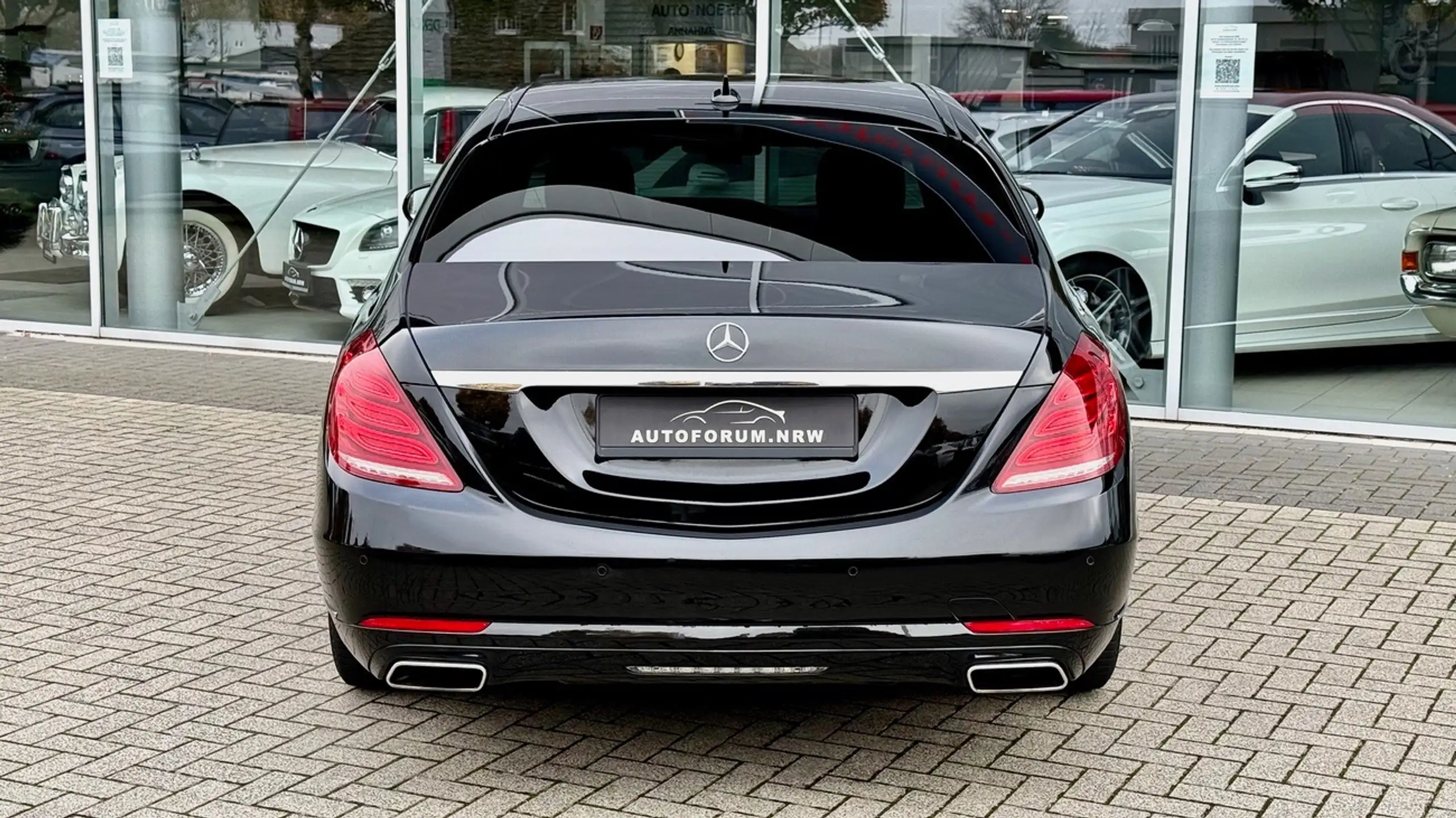 Mercedes-Benz - S 400