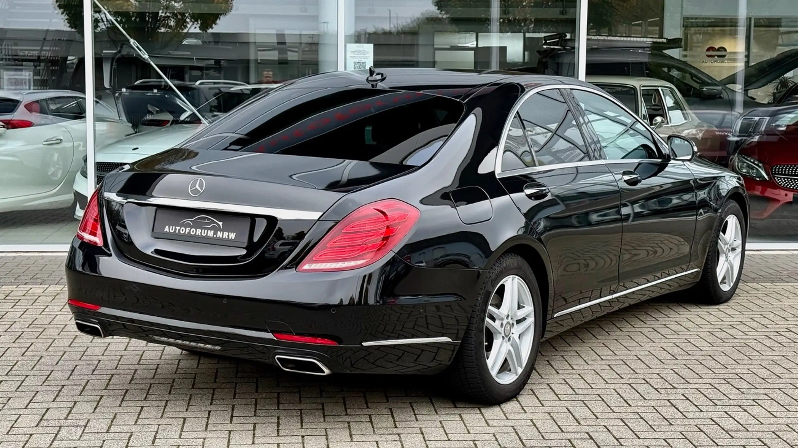 Mercedes-Benz - S 400