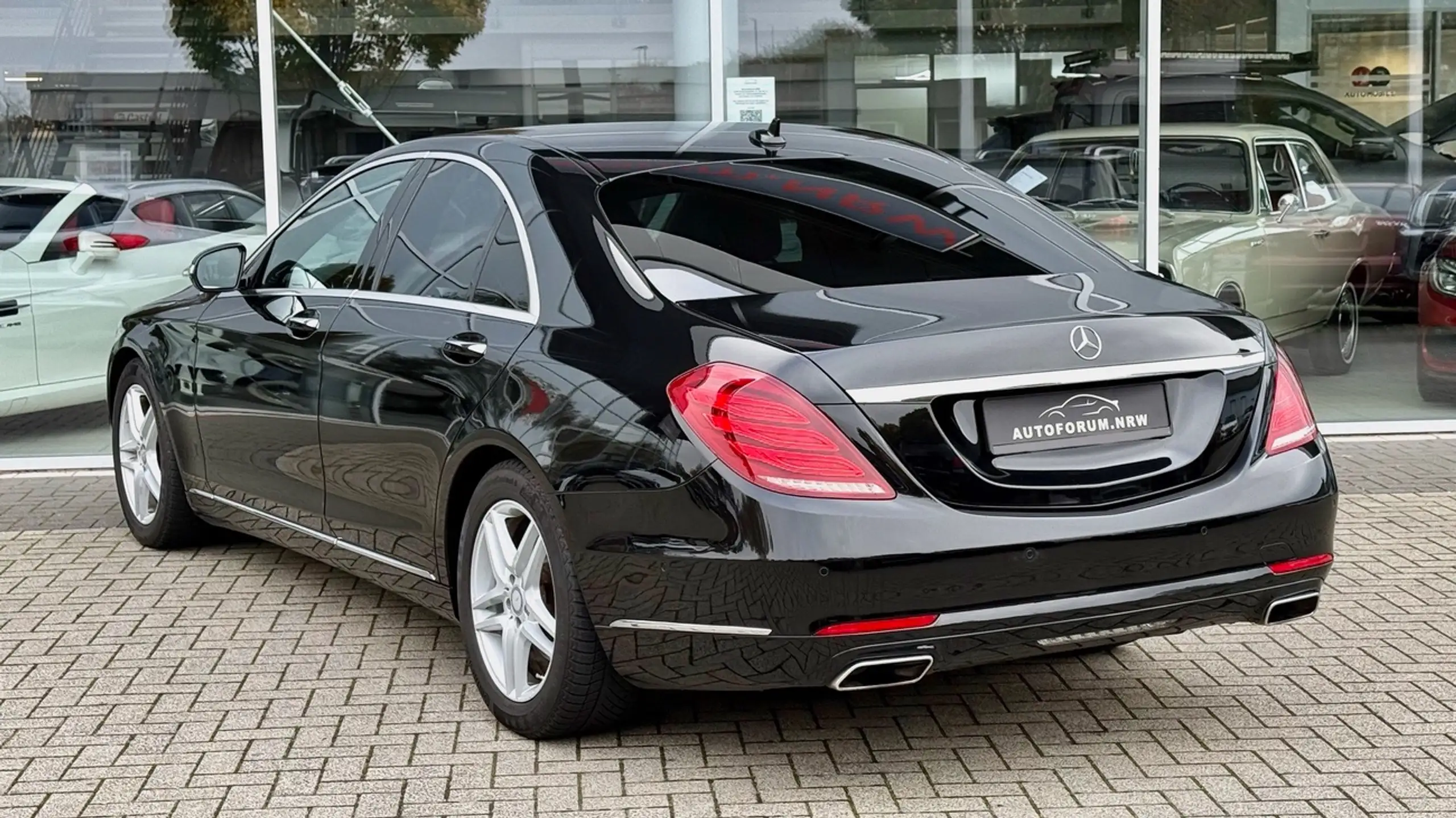 Mercedes-Benz - S 400