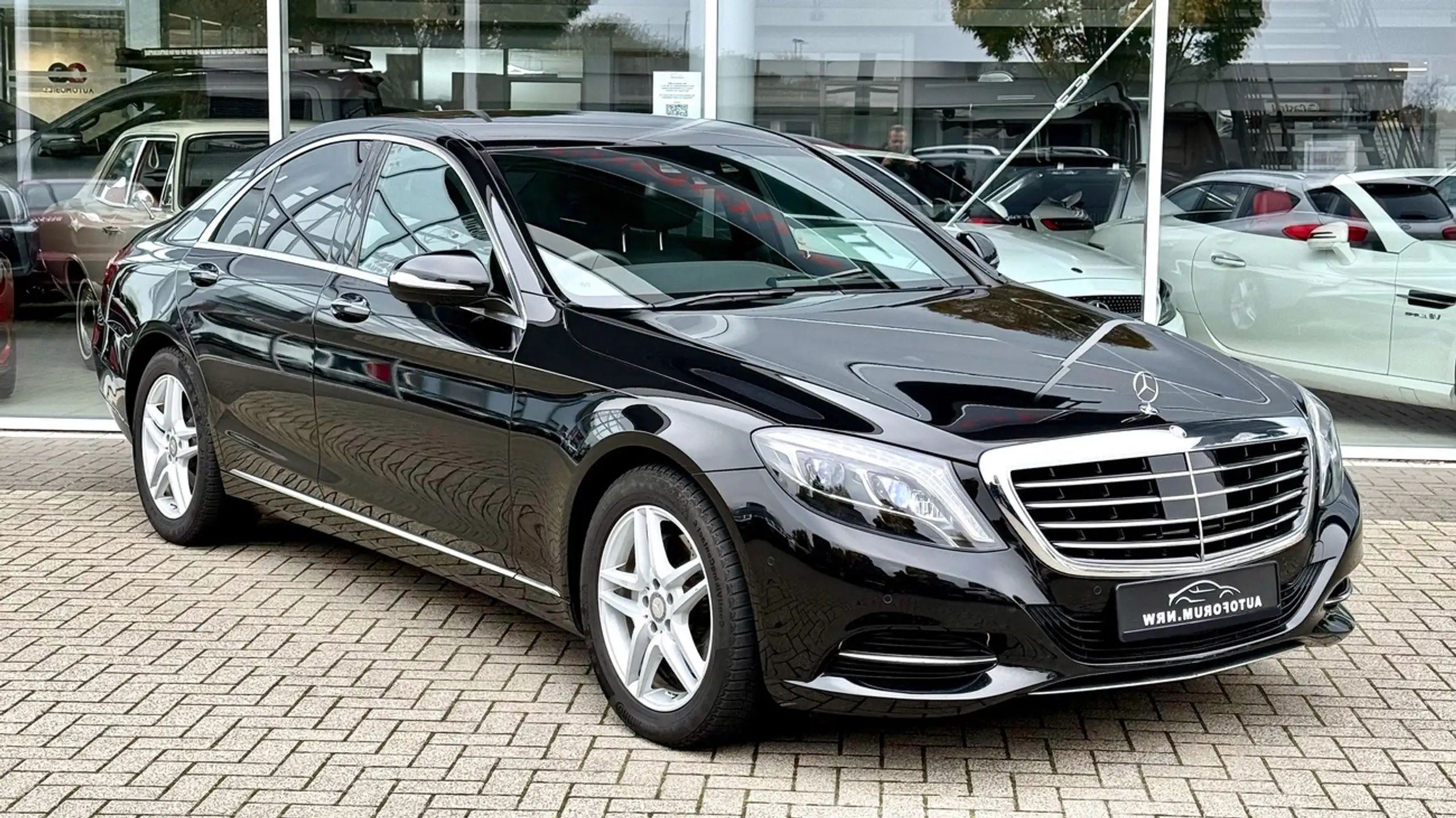 Mercedes-Benz - S 400