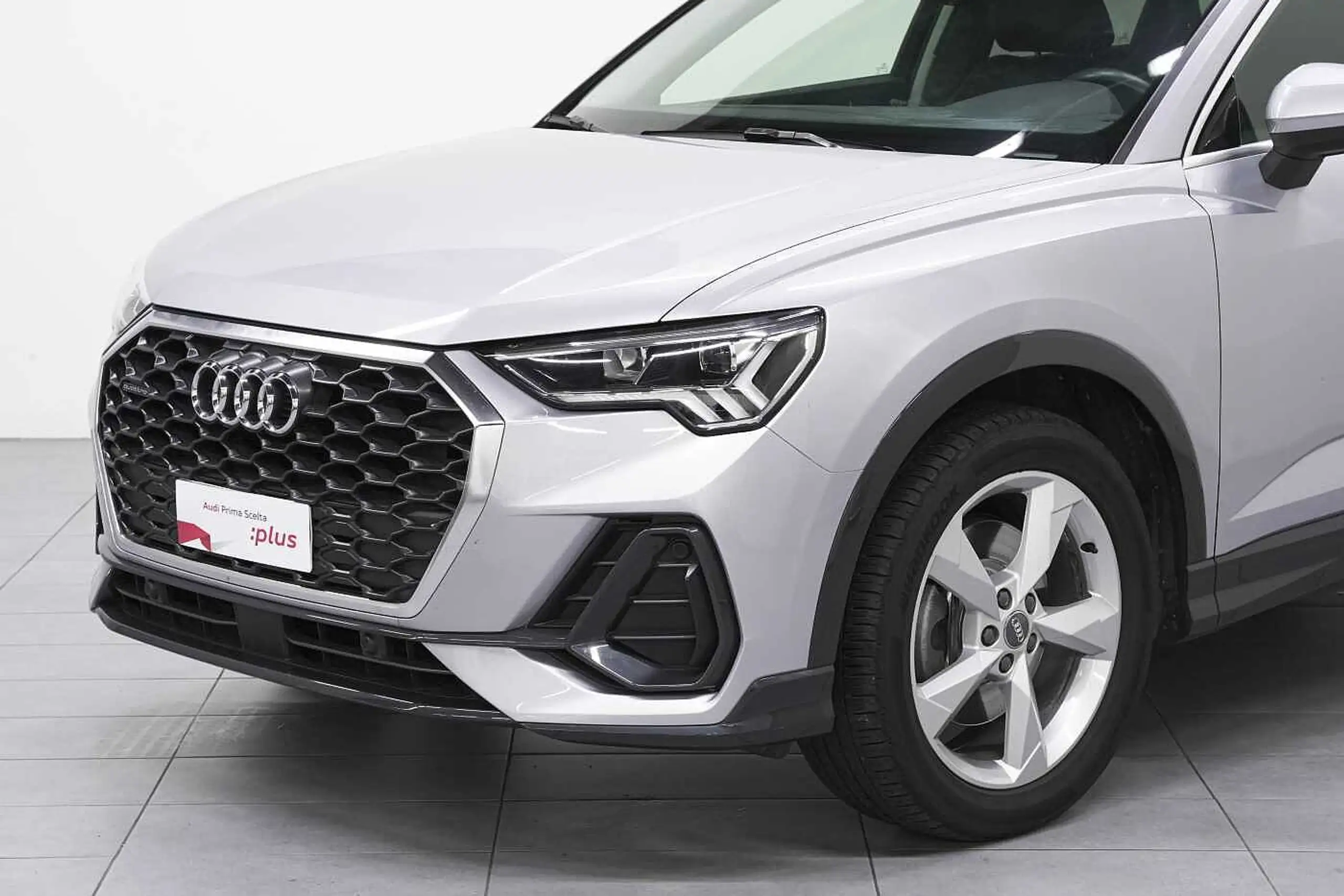 Audi - Q3