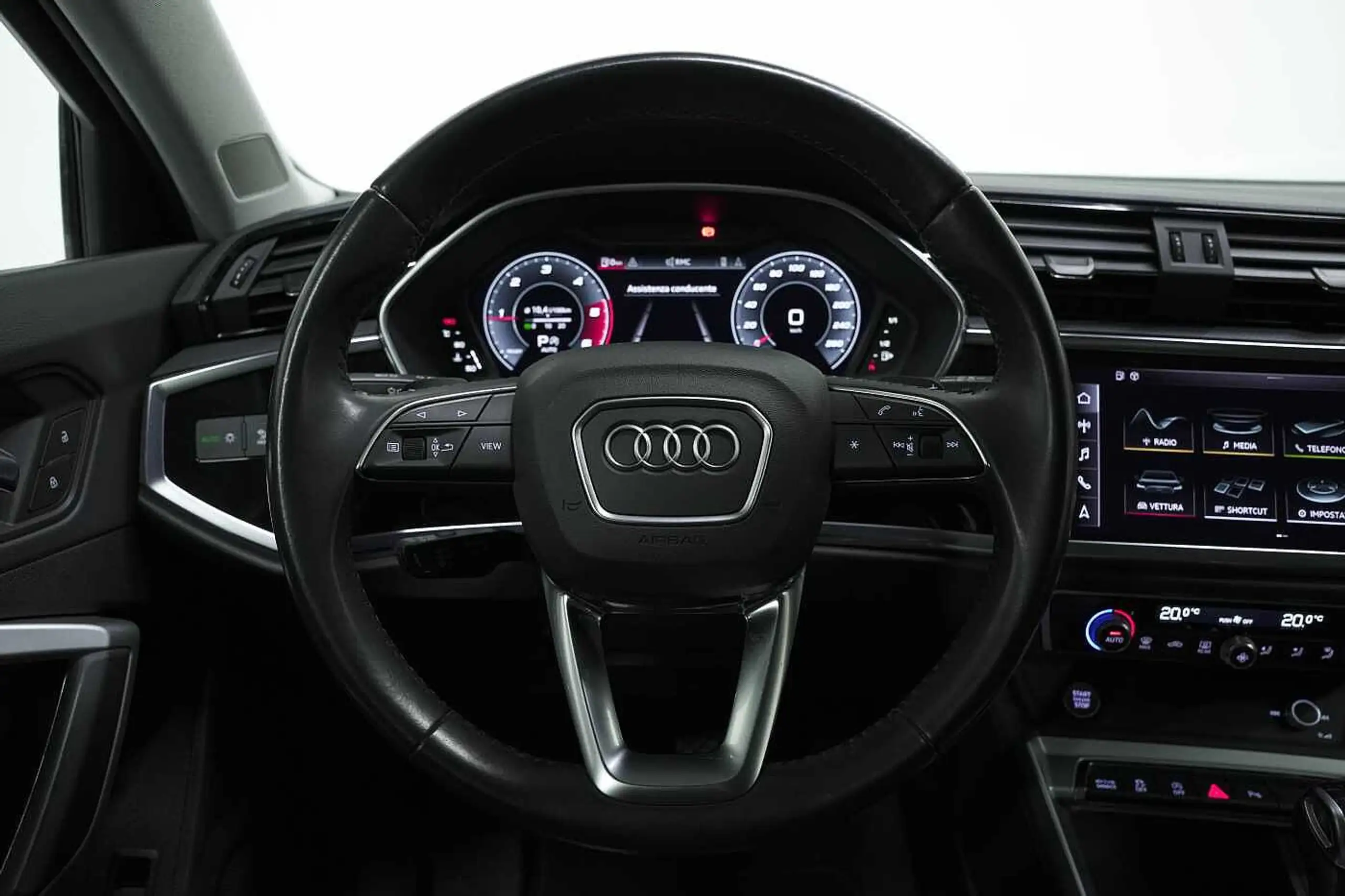 Audi - Q3