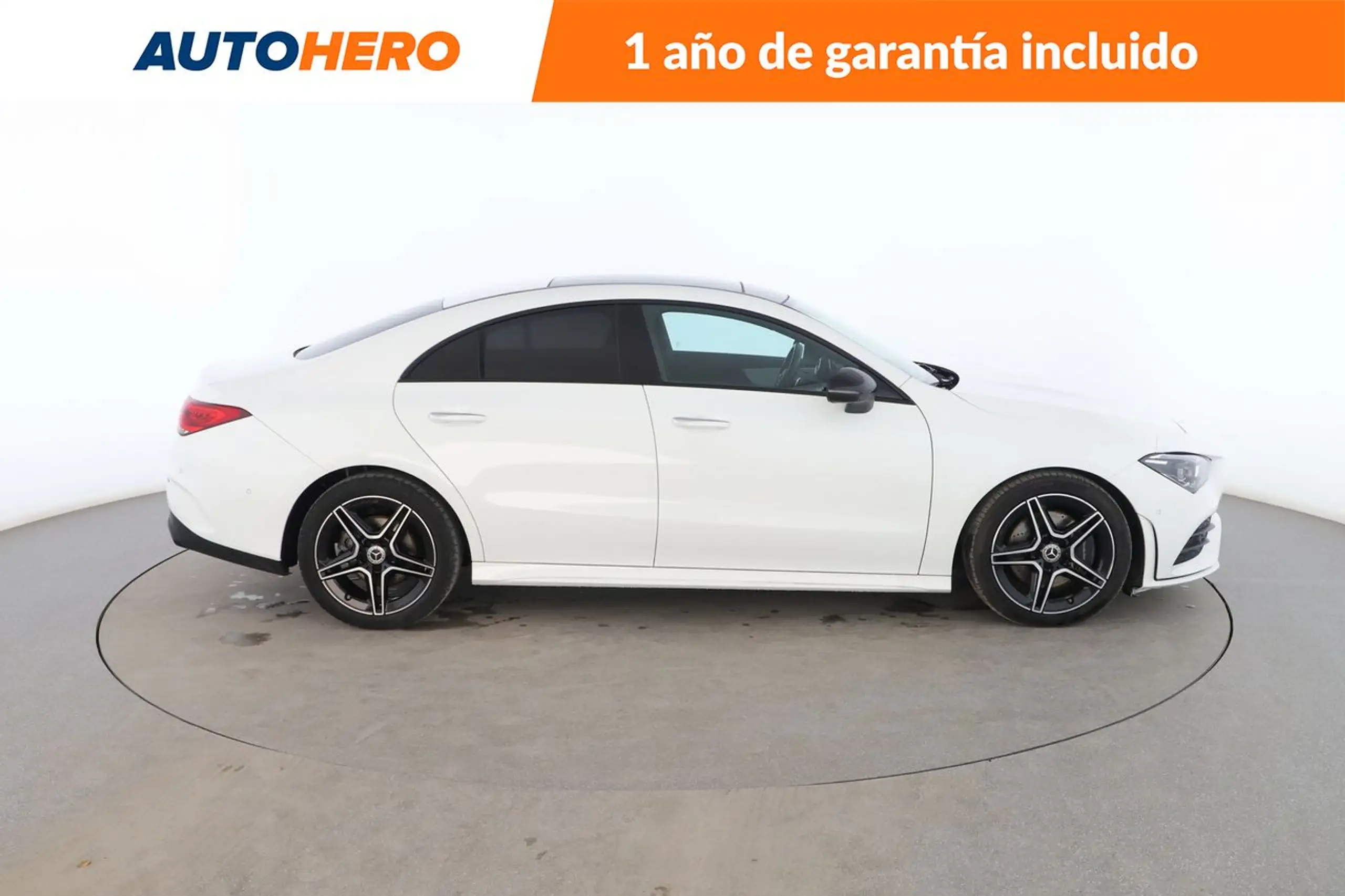 Mercedes-Benz - CLA 200