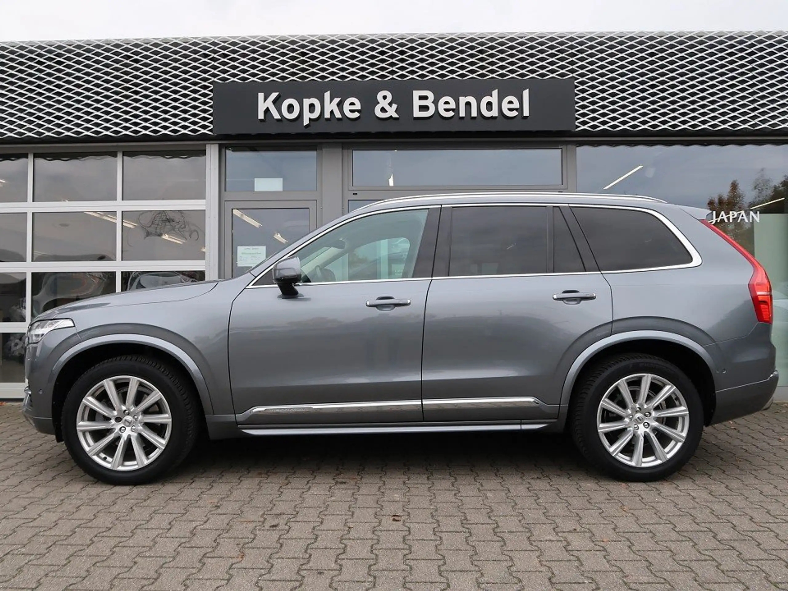 Volvo - XC90