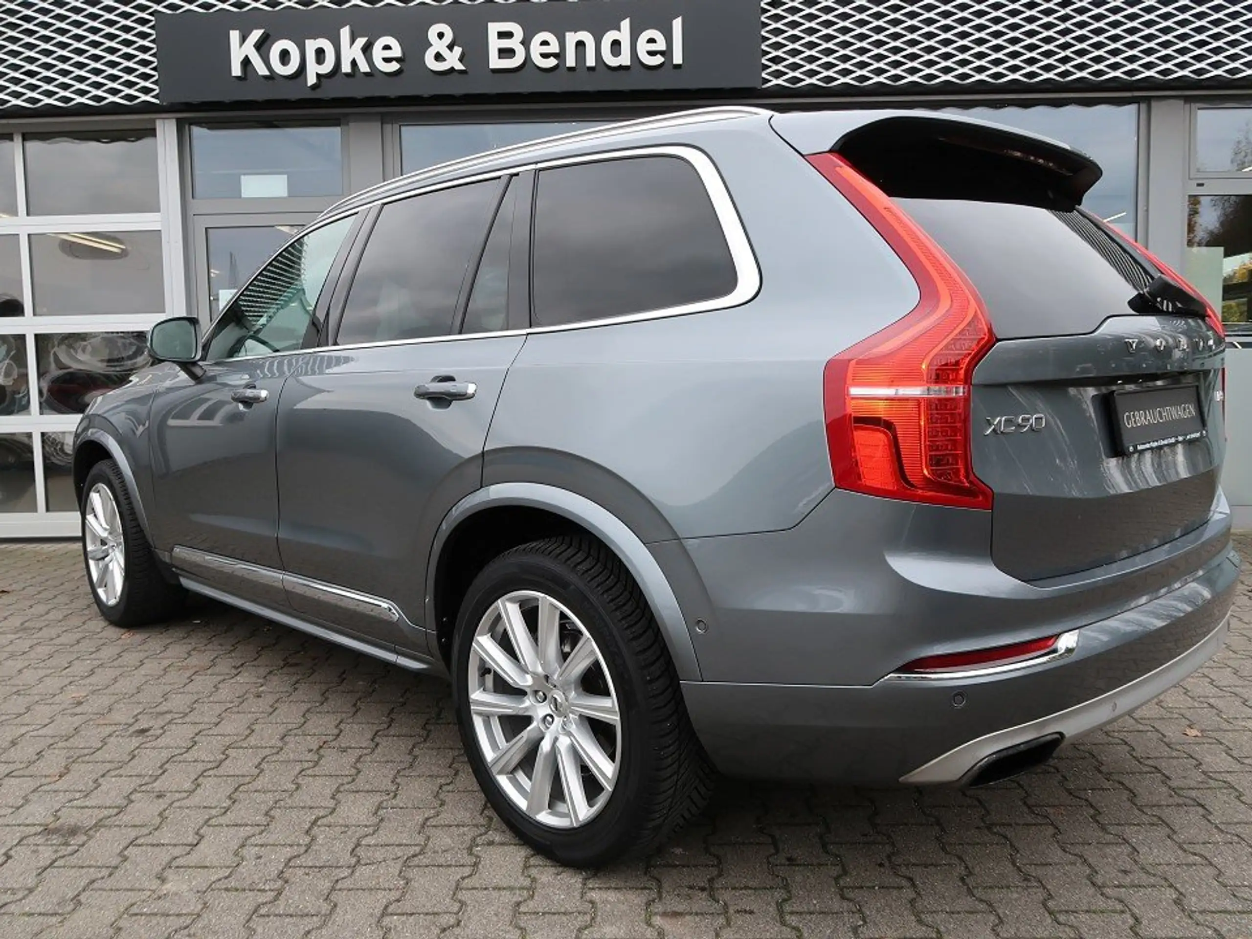 Volvo - XC90