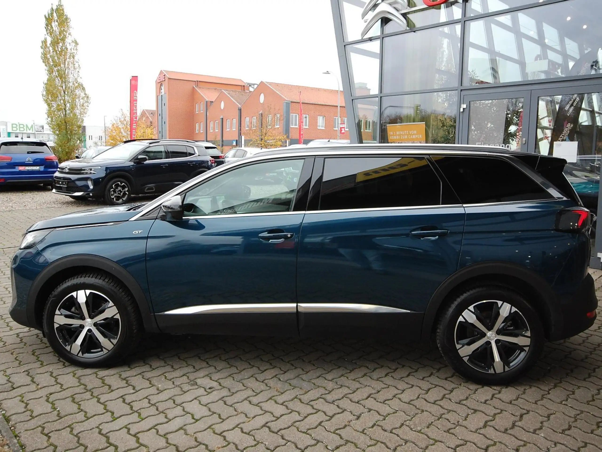 Peugeot - 5008