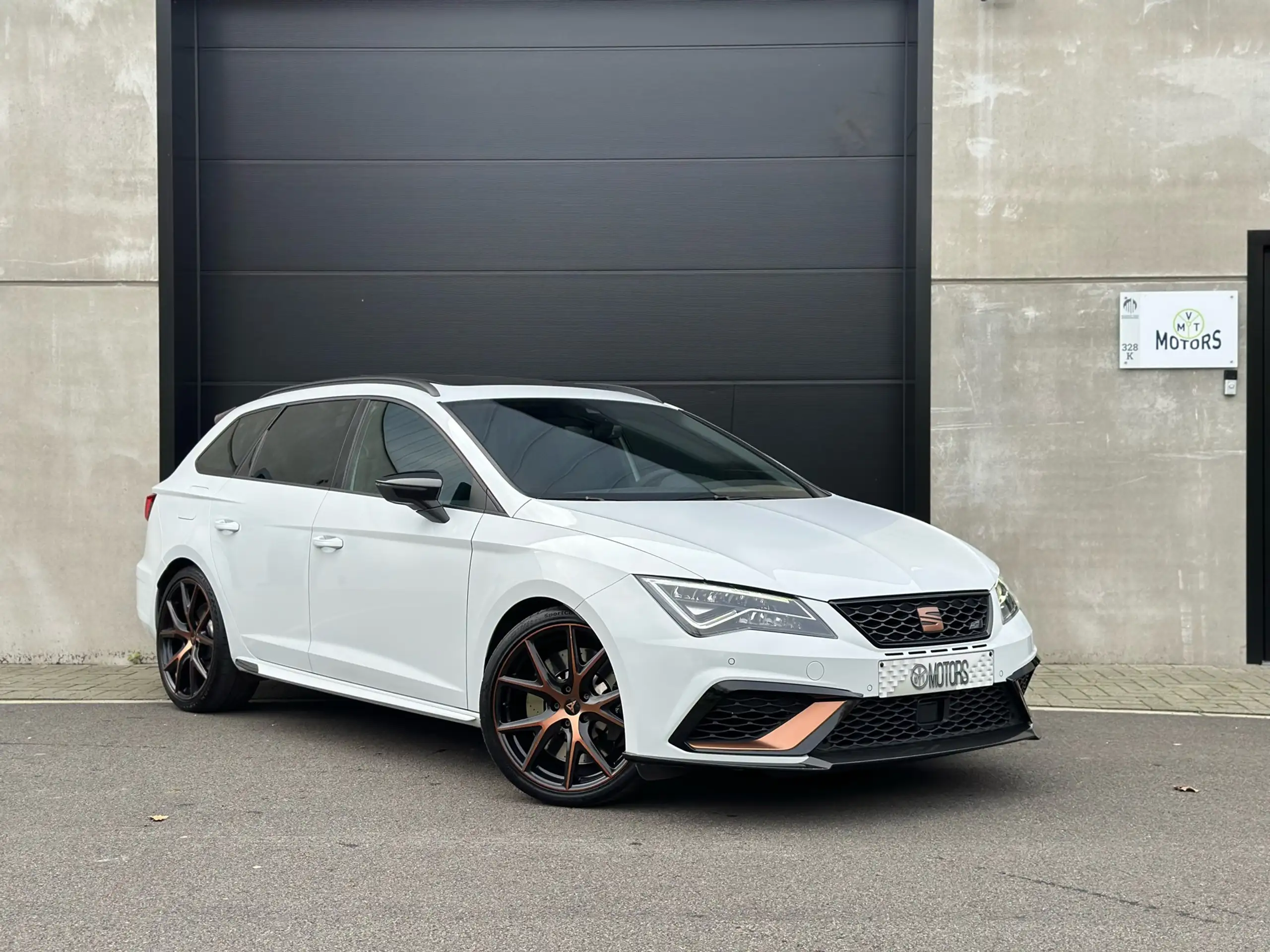 SEAT - Leon