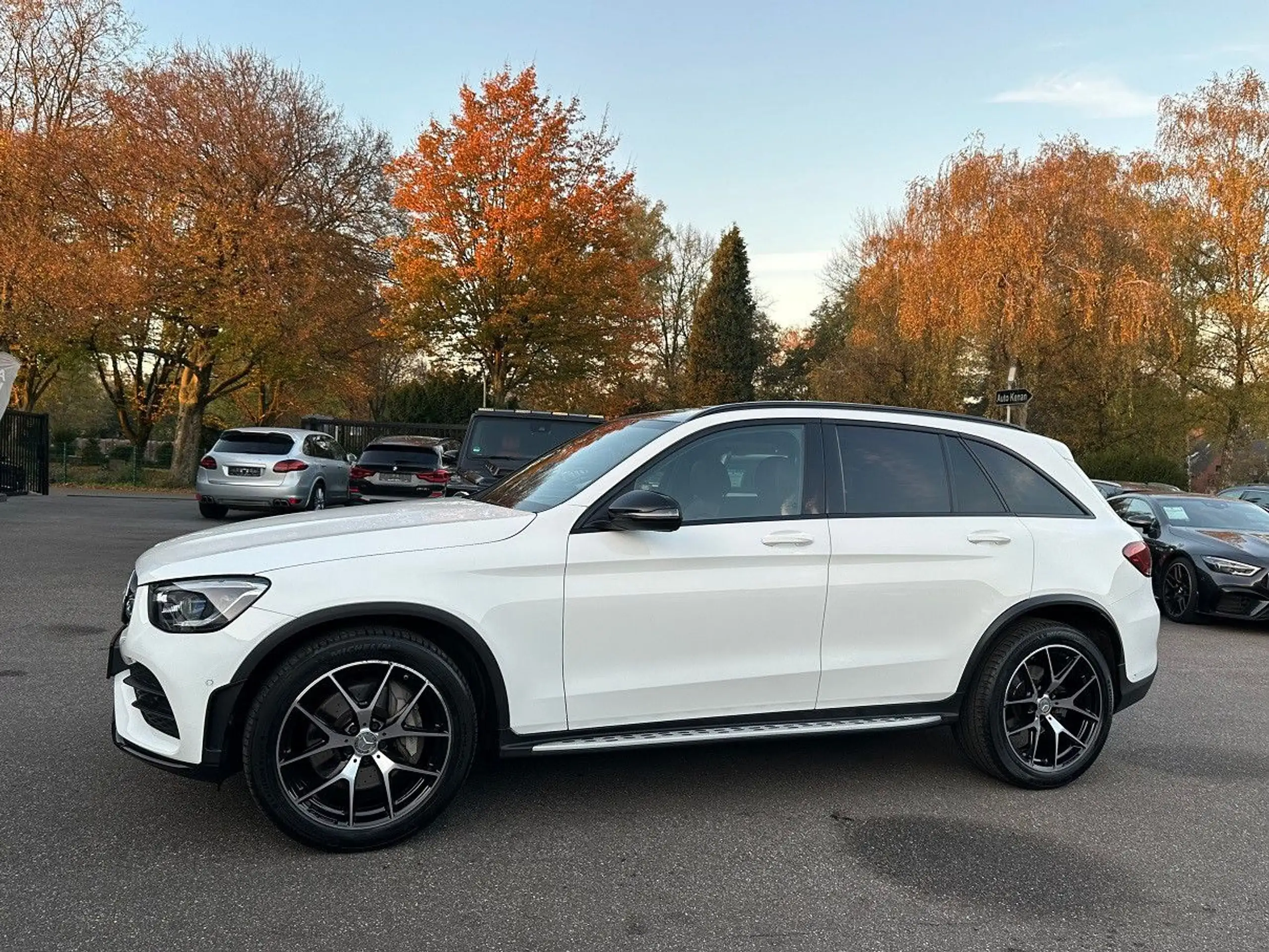 Mercedes-Benz - GLC 220