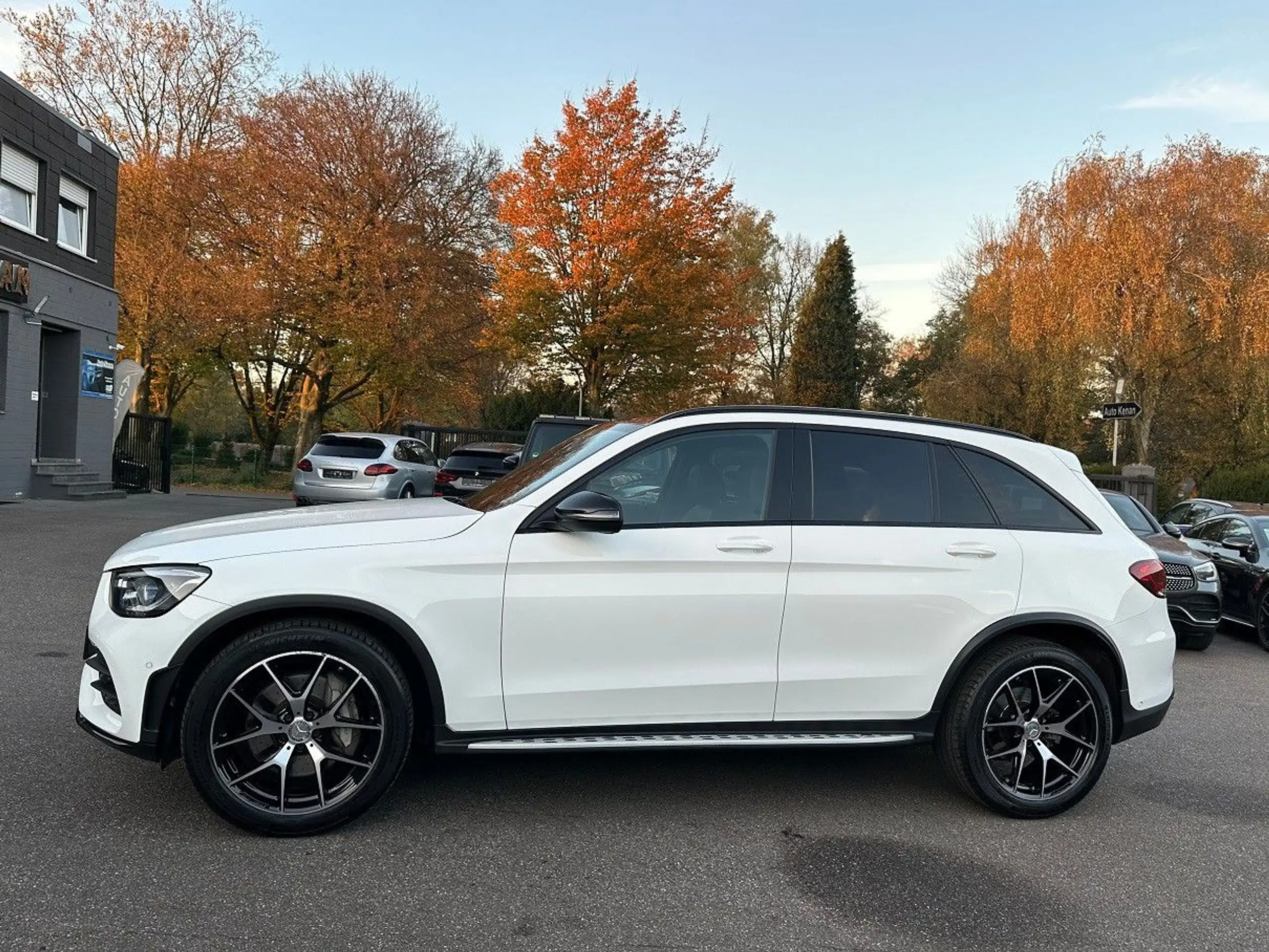 Mercedes-Benz - GLC 220