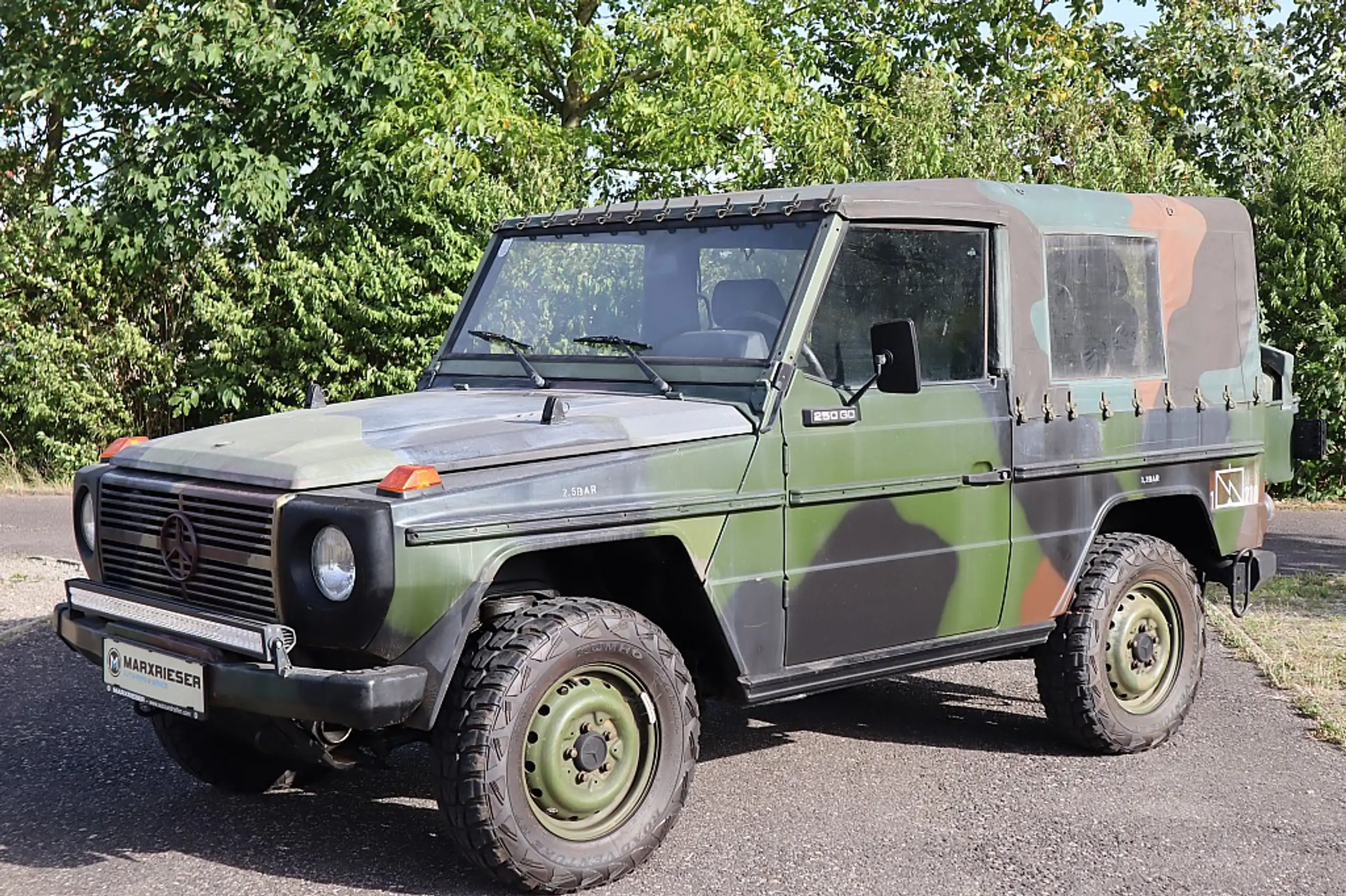 Mercedes-Benz - G 250